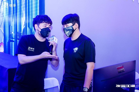 快手YzG阿韻亮相ChinaJoy，《永劫無間》車輪戰PK秀翻全場