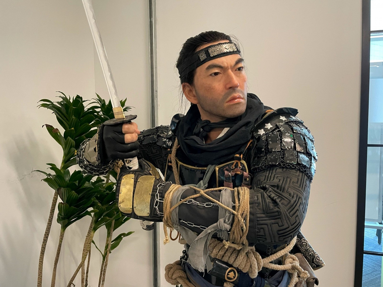 PlayStation官方送《對馬島》開發商SP境井仁雕像 PlayStation官方送《對馬島》開發商SP境井仁雕像