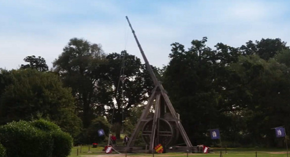 《世紀帝國4》關聯戰爭武器宣傳片 攻城兵器投石車