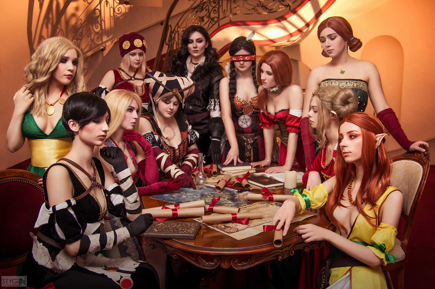 《巫師》官方分享真人版“女術士集會” 性感撩人 《巫師》官方分享真人版“女術士集會” 性感撩人