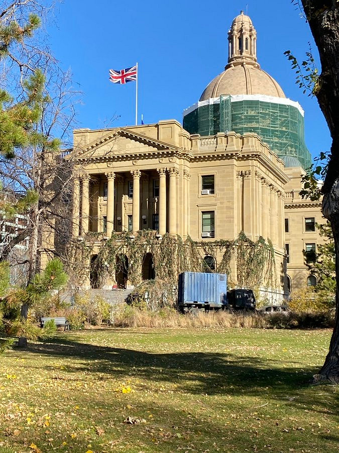 《最後的生還者》電視劇新片場照 喬爾正面亮相 《最後的生還者》電視劇新片場照 喬爾正面亮相