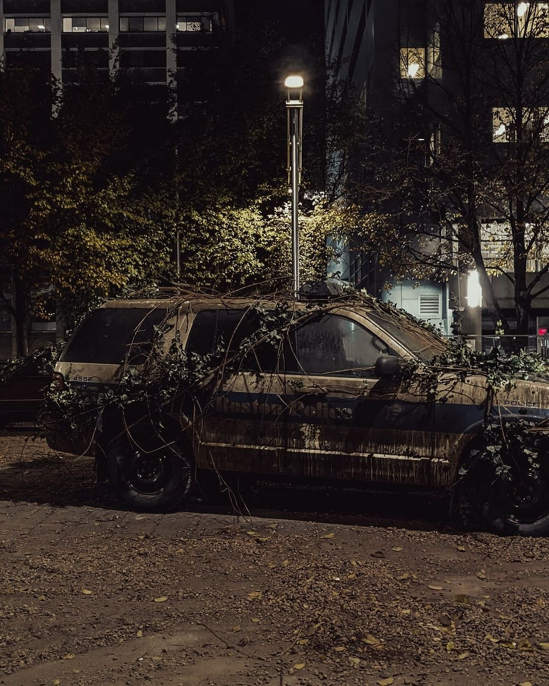 《最後的生還者》電視劇新片場照 喬爾正面亮相 《最後的生還者》電視劇新片場照 喬爾正面亮相