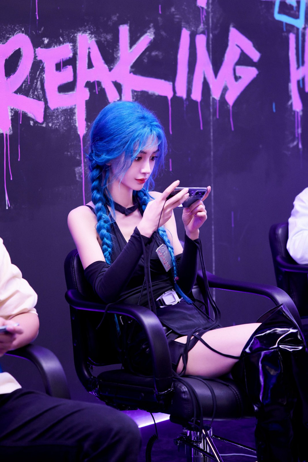 Angelababy楊穎cos《英雄聯盟手遊》金克斯 Angelababy楊穎cos《英雄聯盟手遊》金克斯