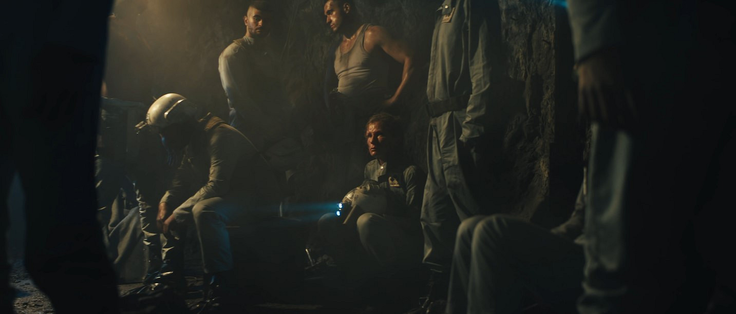 《最後一戰：無限》公布新 “帶來光明的人” 真人預告