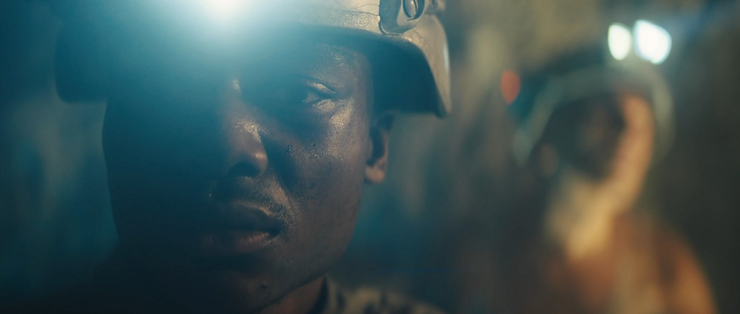 《最後一戰：無限》公布新 “帶來光明的人” 真人預告