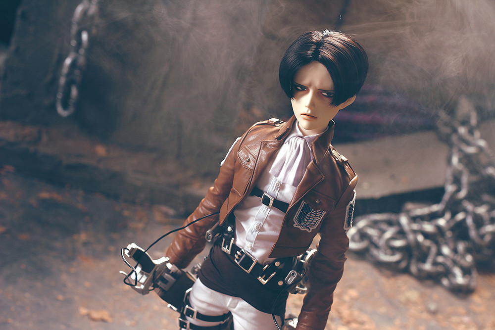 神情略詭異！《進擊的巨人》兵長＆團長可動人偶超酷逼真