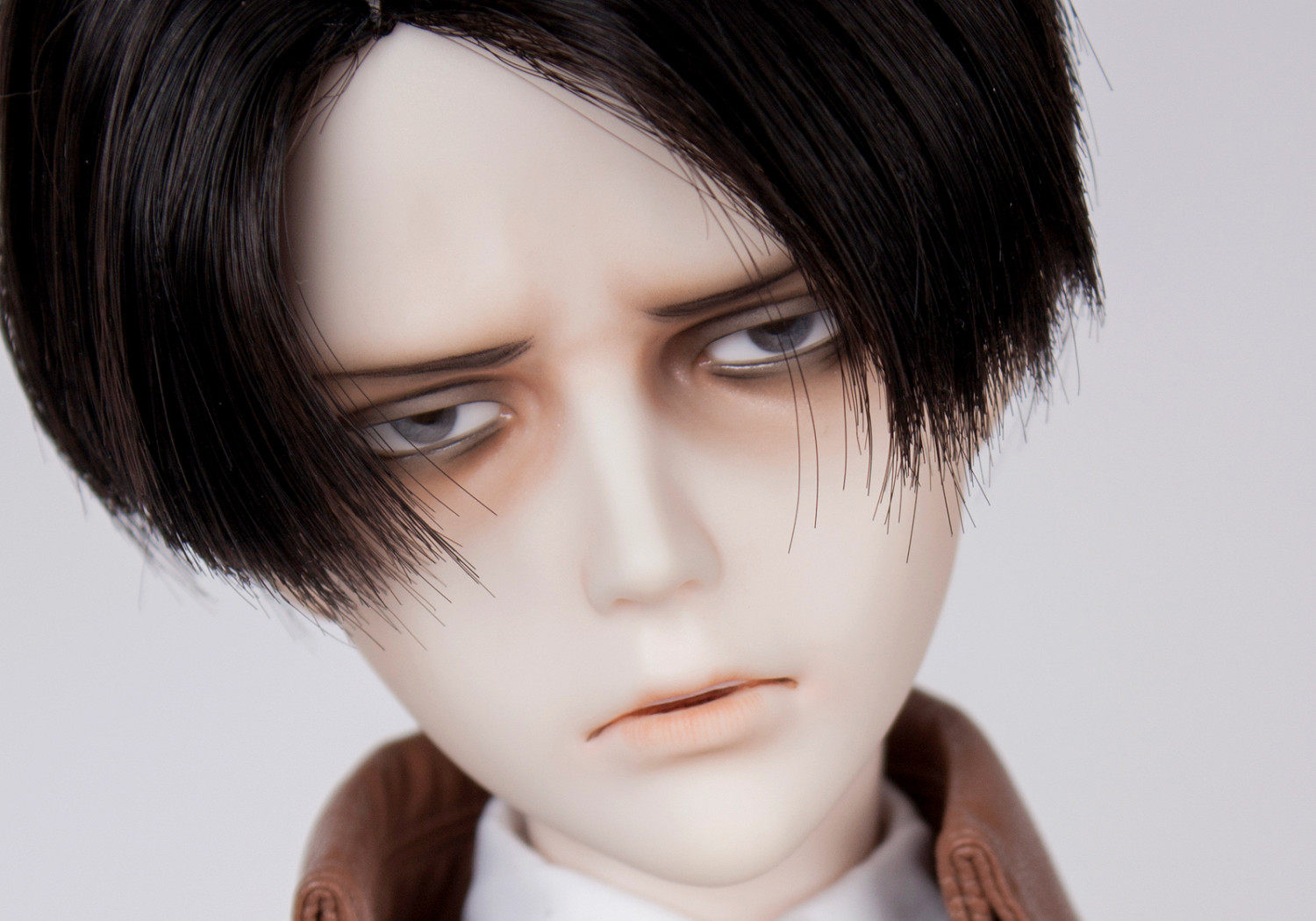 神情略詭異！《進擊的巨人》兵長＆團長可動人偶超酷逼真