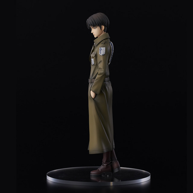 神情詭異氣質不俗！進擊巨人調查團大衣裝兵長手辦公開