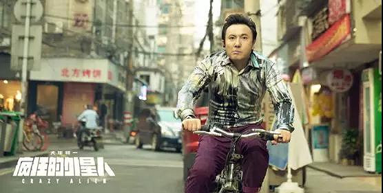 第五人格律師瘋狂的大飛皮膚欣賞 律師連動皮膚介紹