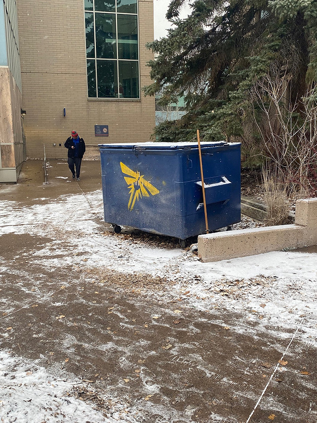 《最後生還者》劇集片場新照流出 喬爾和艾莉共騎一馬 《最後生還者》劇集片場新照流出 喬爾和艾莉共騎一馬