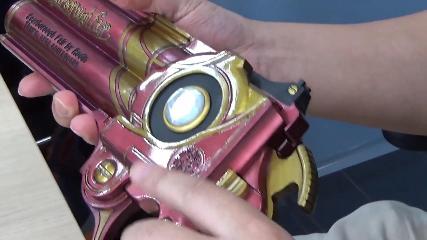 神谷英樹帶貨 開箱《魔兵驚天錄》貝姐武器周邊 神谷英樹帶貨 開箱《魔兵驚天錄》貝姐武器周邊