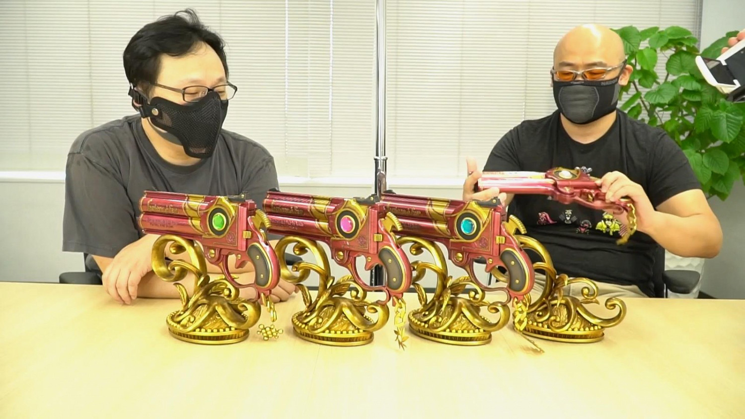 神谷英樹帶貨 開箱《魔兵驚天錄》貝姐武器周邊 神谷英樹帶貨 開箱《魔兵驚天錄》貝姐武器周邊