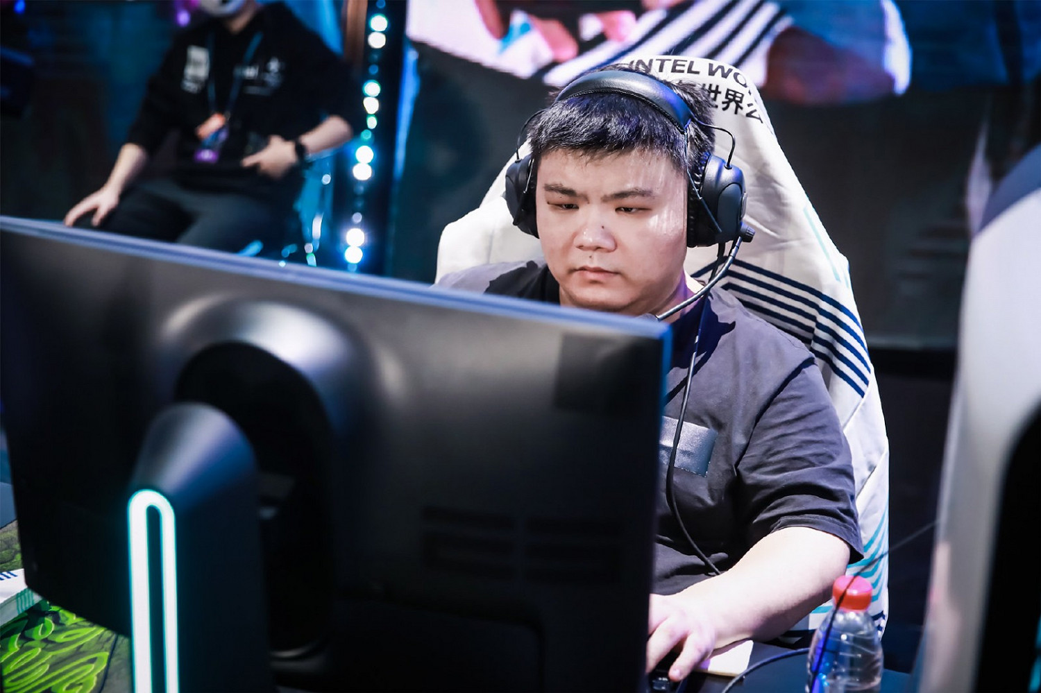 《DOTA2》IWO總決賽結束 茶隊3:1戰勝XG奪冠 《DOTA2》IWO總決賽結束 茶隊3:1戰勝XG奪冠