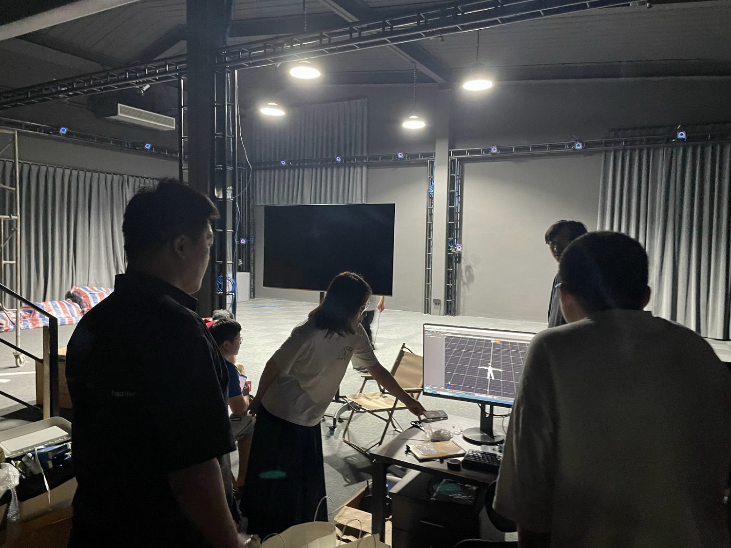 《黑神話:悟空》主創分享動捕現場照 真是妥妥的 《黑神話:悟空》主創分享動捕現場照 真是妥妥的