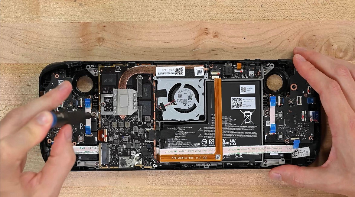 V社已經盡力增加Steam Deck掌機的電池容量了 V社已經盡力增加Steam Deck掌機的電池容量了