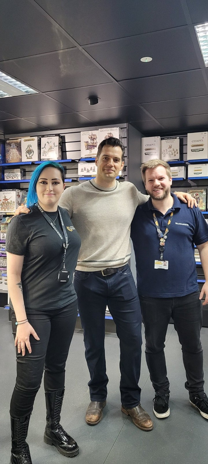 22年資深老粉亨利·卡維爾拜訪《戰鎚》英國總部 22年資深老粉亨利·卡維爾拜訪《戰鎚》英國總部