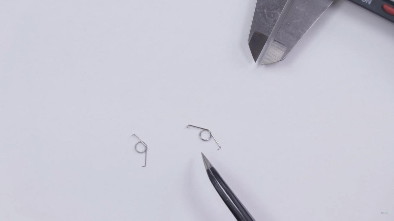 PS5新彩色搖桿部分內部細節有所改變 扳機鍵彈簧更結實 PS5新彩色搖桿部分內部細節有所改變 扳機鍵彈簧更結實