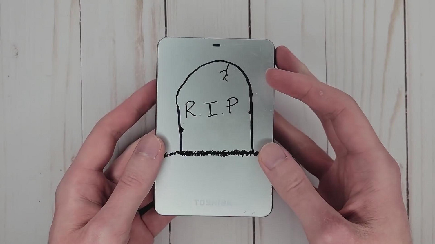 圓兒時夢想！網友打造出十七年前想像的NGC“掌機”