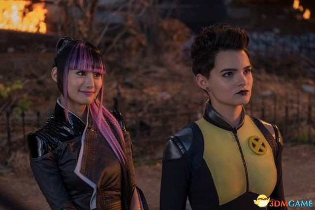 《死侍2》電影新劇照公布 紫髮美女與黑後亮相