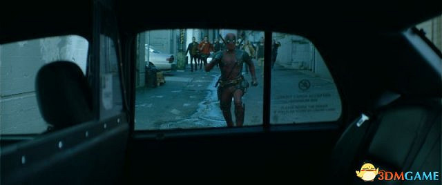 《死侍2》電影新劇照公布 紫髮美女與黑後亮相