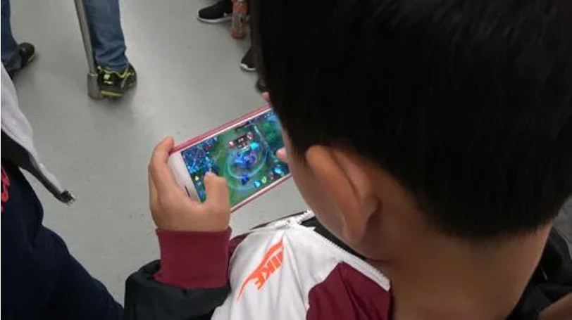 騰訊：未成年人遊戲時長減少88% 課金收入暴減73%