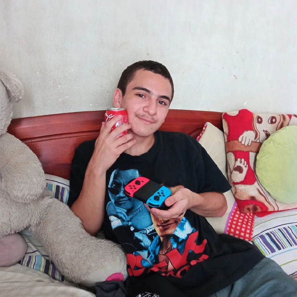 智利男孩太想玩Switch和塞爾達 撿了近500公斤空罐賣錢 智利男孩太想玩Switch和塞爾達 撿了近500公斤空罐賣錢