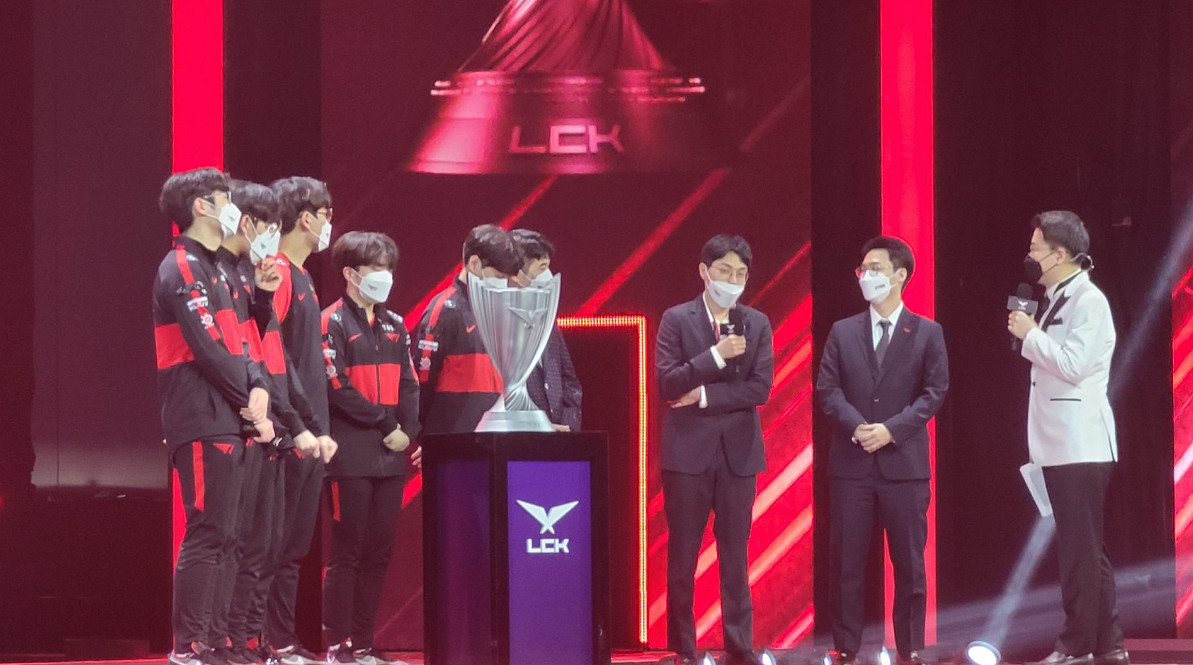 Faker大魔王十冠！T1戰隊奪《LOL》LCK春季賽冠軍