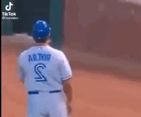 地鐵上穿成這樣不怕癡漢嗎 動圖 大爺說看妞使人愉悅