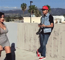 地鐵上穿成這樣不怕癡漢嗎 動圖 大爺說看妞使人愉悅