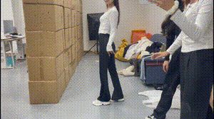 地鐵上穿成這樣不怕癡漢嗎 動圖 大爺說看妞使人愉悅