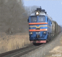 地鐵上穿成這樣不怕癡漢嗎 動圖 大爺說看妞使人愉悅