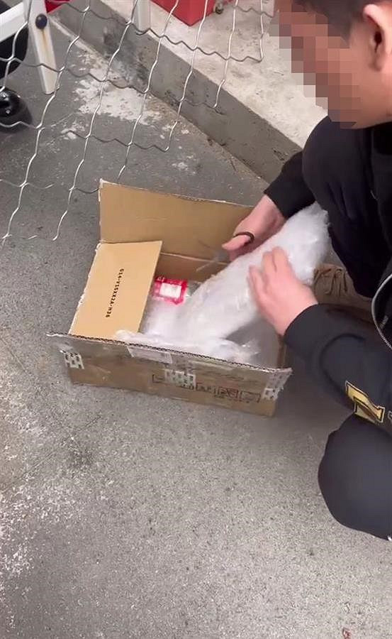 男子花1萬5網購顯卡收到一塊磚頭:消費者協會已介入! 男子花1萬5網購顯卡收到一塊磚頭:消費者協會已介入!