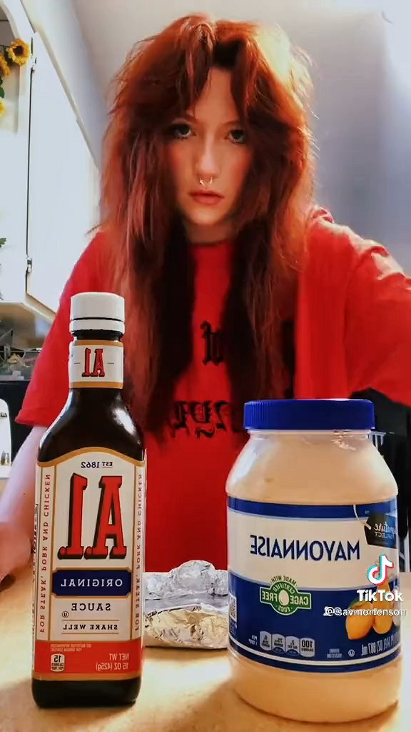 眾籌玩《艾爾登法環》!國外女主播吃17天“被詛咒的食物” 眾籌玩《艾爾登法環》!國外女主播吃17天“被詛咒的食物”