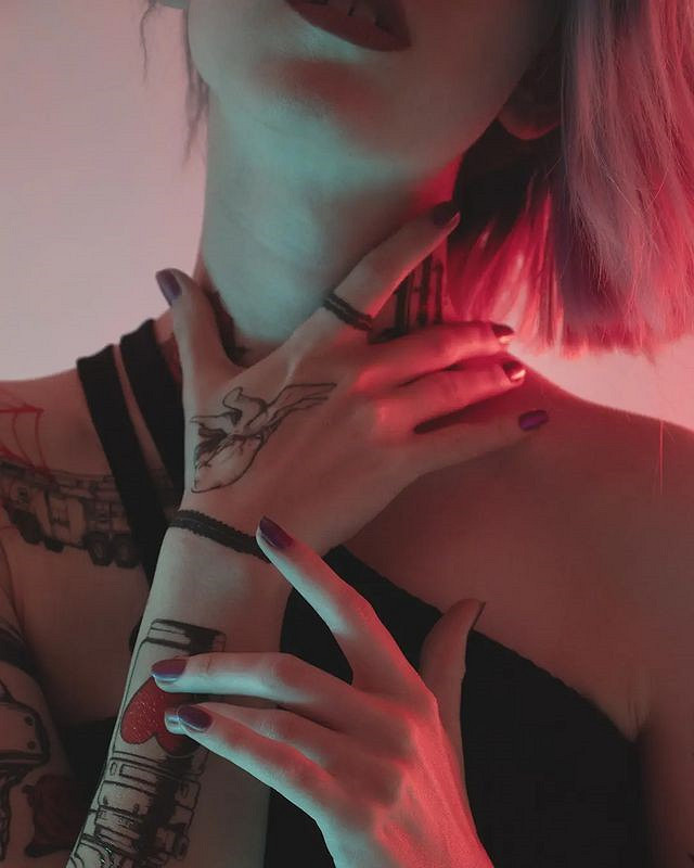 比利時正妹COS《2077》朱迪:竟然比原版更具風情! 比利時正妹COS《2077》朱迪:竟然比原版更具風情!