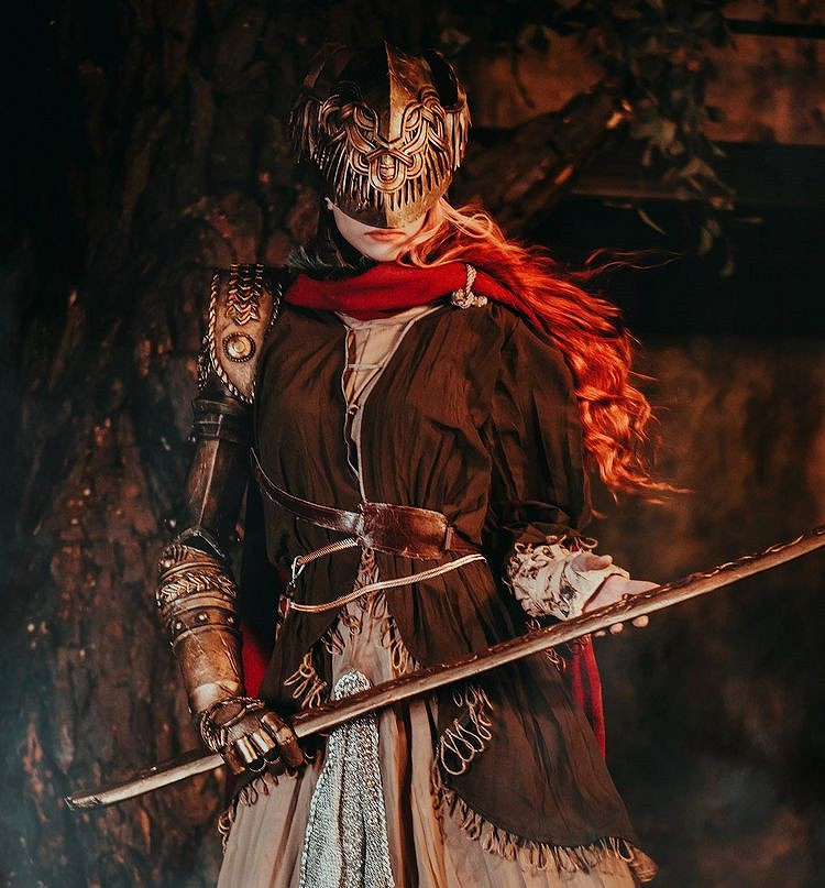 女菩薩二階呢？俄妹COS《艾爾登法環》女武神視效拉滿