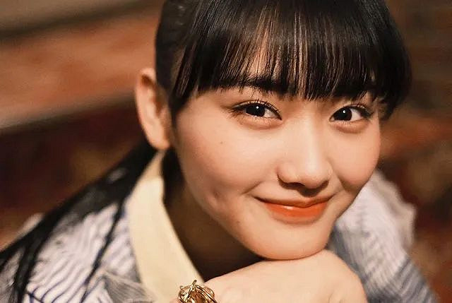日本16歲小偶像火出圈 清純笑容讓無數人淪陷其中！