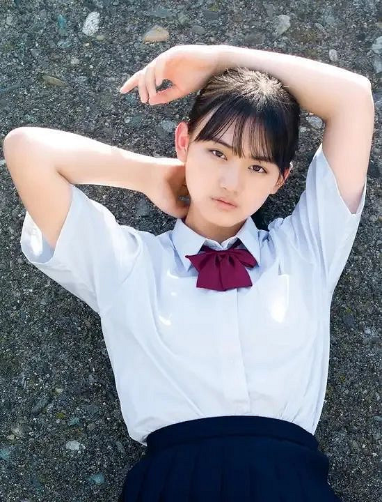 日本16歲小偶像火出圈 清純笑容讓無數人淪陷其中！
