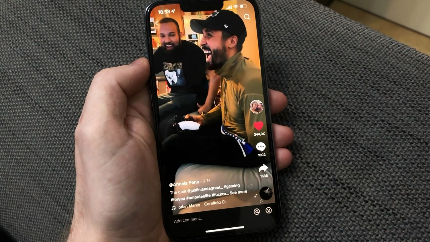 單手操作 其樂無窮?國外玩家製作可單手操作的手把 單手操作 其樂無窮?國外玩家製作可單手操作的手把