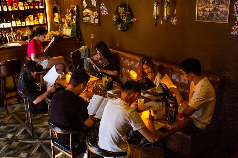 被“封殺”的劇本殺,被“免進”的未成年 被“封殺”的劇本殺,被“免進”的未成年