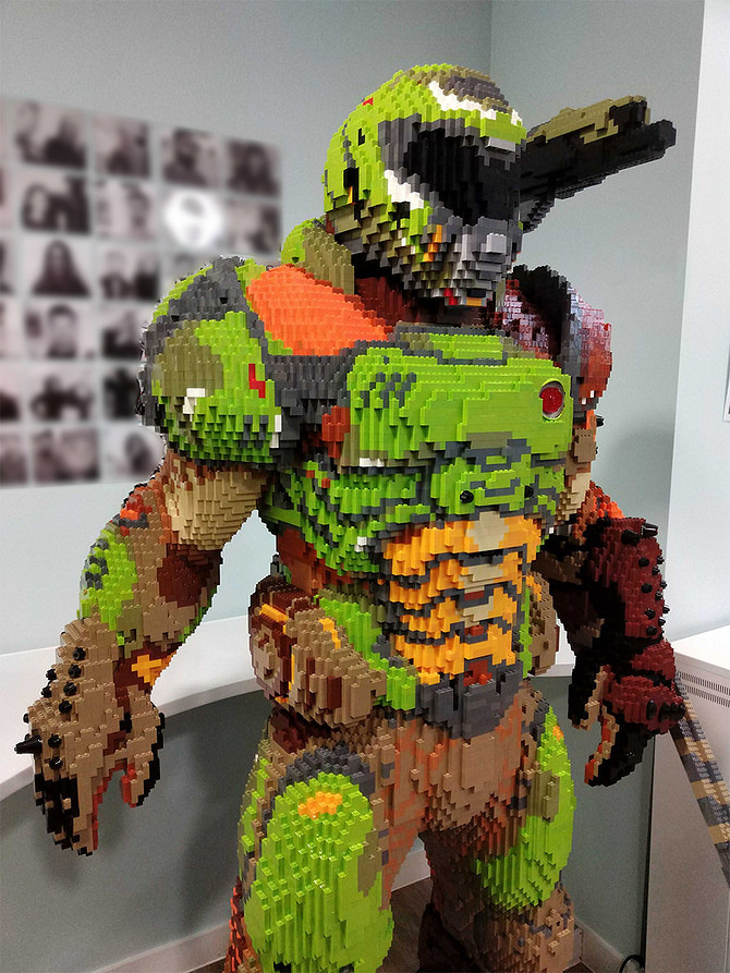 歷時210小時!樂高打造等身大《毀滅戰士》DoomSlayer 歷時210小時!樂高打造等身大《毀滅戰士》DoomSlayer