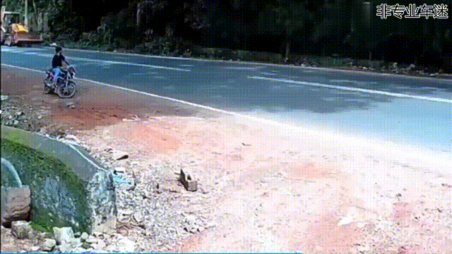 與天降少女來了個肉體碰撞 動圖 人過五十依舊愛搞顏色 與天降少女來了個肉體碰撞 動圖 人過五十依舊愛搞顏色