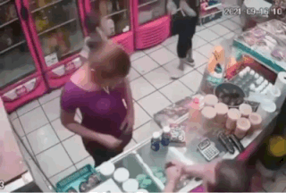 與天降少女來了個肉體碰撞 動圖 人過五十依舊愛搞顏色 與天降少女來了個肉體碰撞 動圖 人過五十依舊愛搞顏色