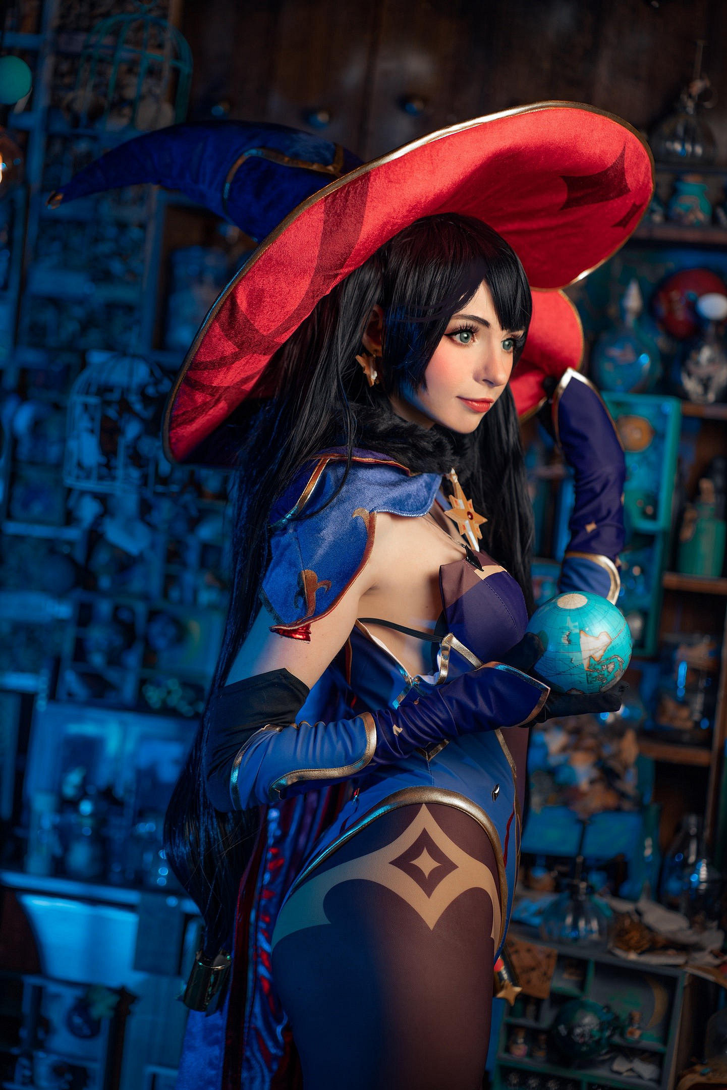 愛爾蘭小姐姐COS《原神》莫娜：黑絲網襪超正兔女郎！