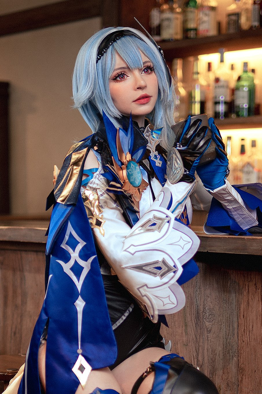 愛爾蘭小姐姐COS《原神》莫娜：黑絲網襪超正兔女郎！