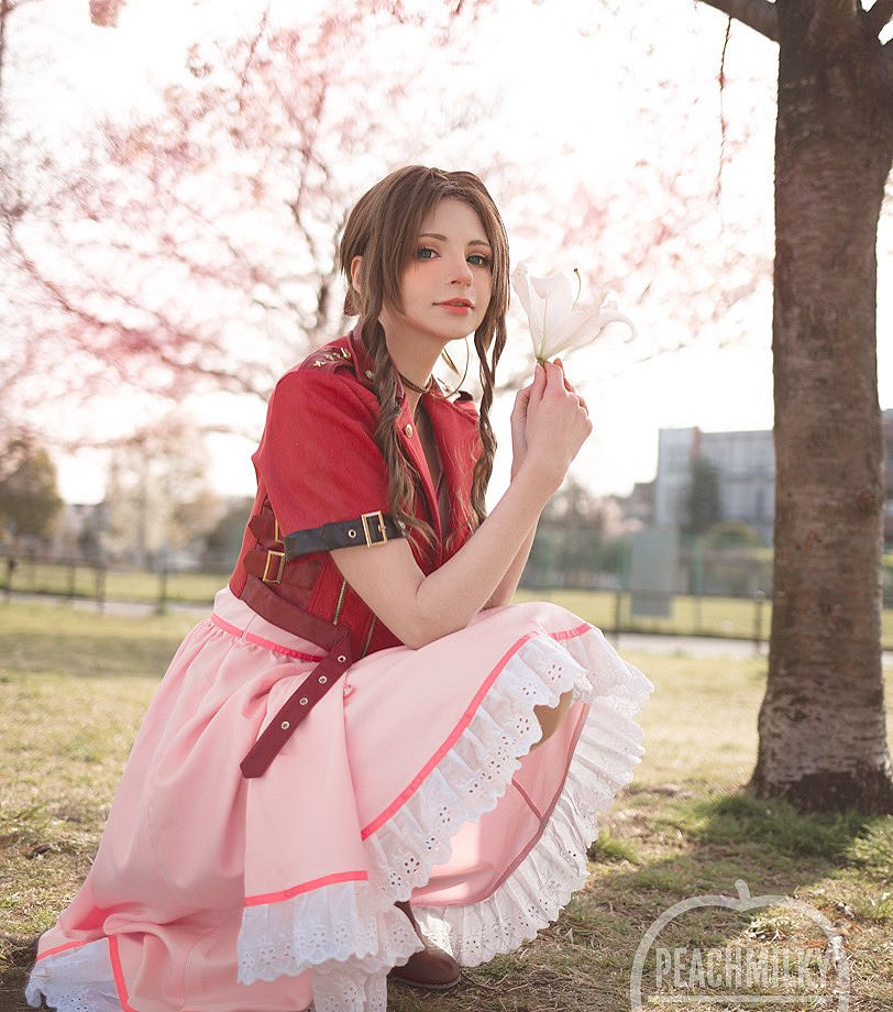 愛爾蘭小姐姐COS《原神》莫娜：黑絲網襪超正兔女郎！