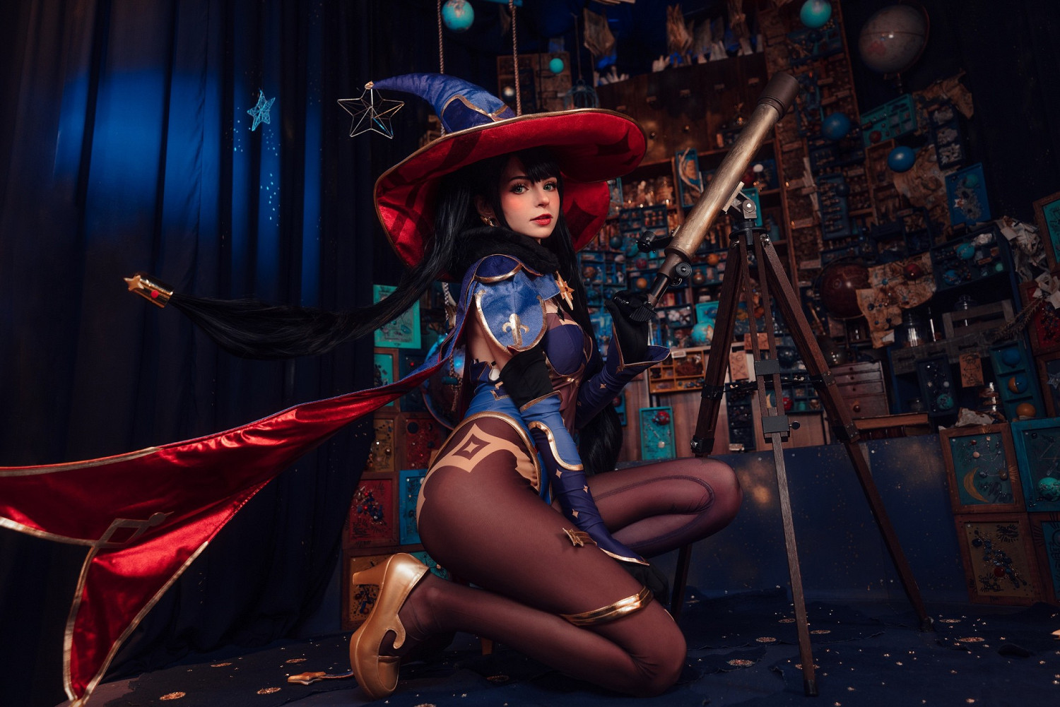 愛爾蘭小姐姐COS《原神》莫娜：黑絲網襪超正兔女郎！