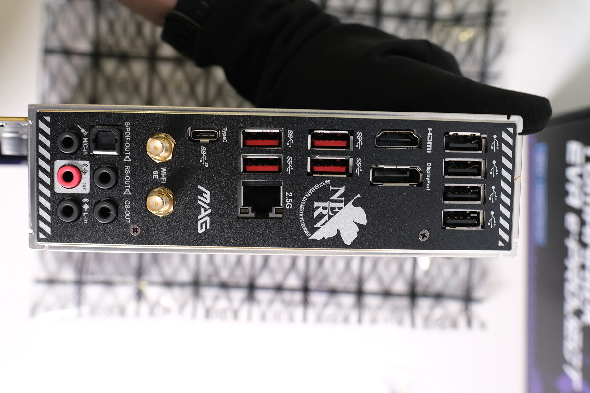 新世紀騙錢戰士來襲 微星攜手EVA推出4款連動電腦硬體 新世紀騙錢戰士來襲 微星攜手EVA推出4款連動電腦硬體