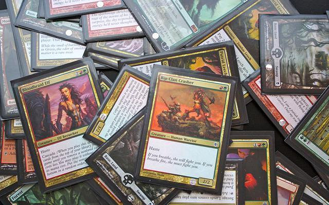 “征服”小學生的不止有孤勇者，還有奧特曼卡片