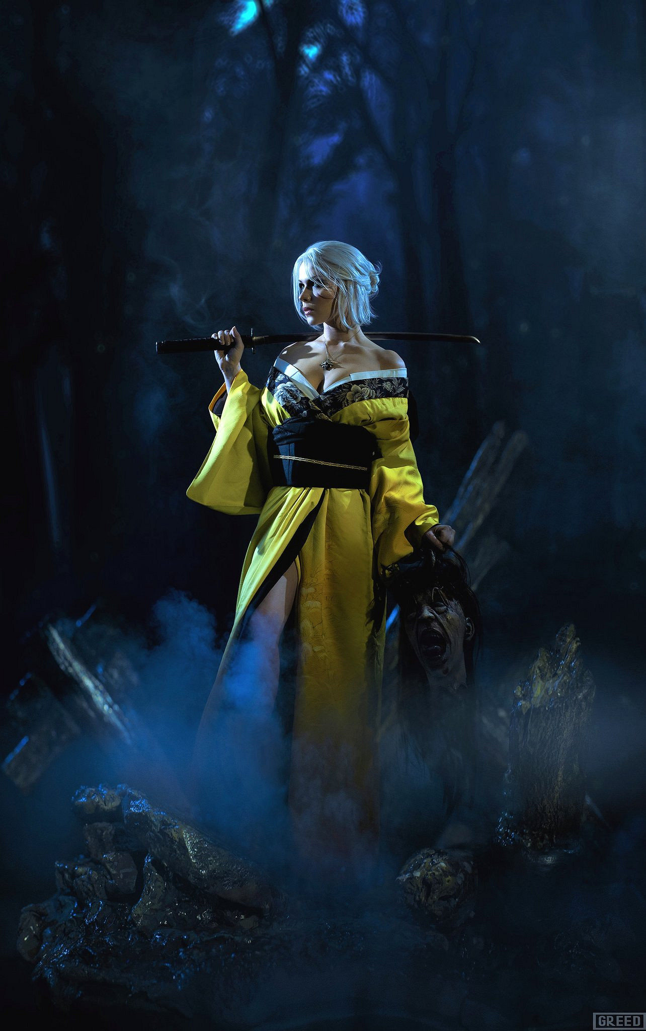 烏克蘭正妹COS《巫師3》葉奈法:黑絲深V的成熟誘惑! 烏克蘭正妹COS《巫師3》葉奈法:黑絲深V的成熟誘惑!