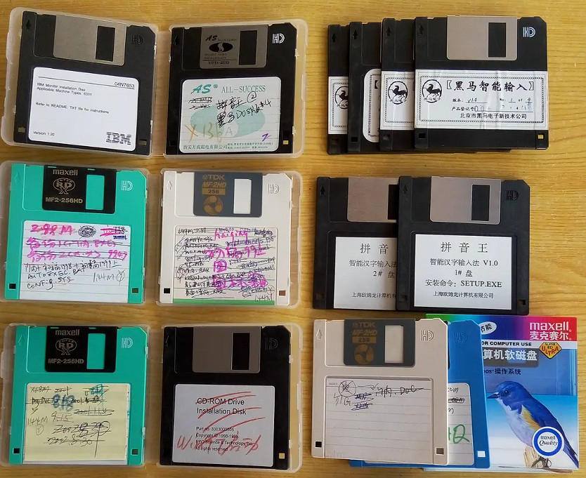 這款可愛爆棚的卡牌遊戲，用軟盤玩起了戰棋